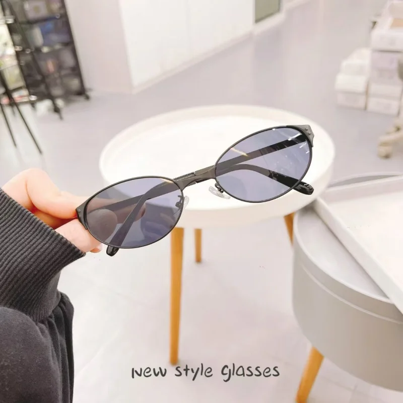 Spring Hinge Metal Sunglasses - Lightweight Oval Small Frame UV400 Anti-UV