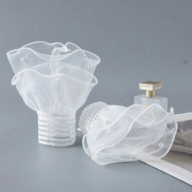 فستان الزفاف الرئيسي بأكمام من الدانتيل وإكسسوارات فستان الزفاف