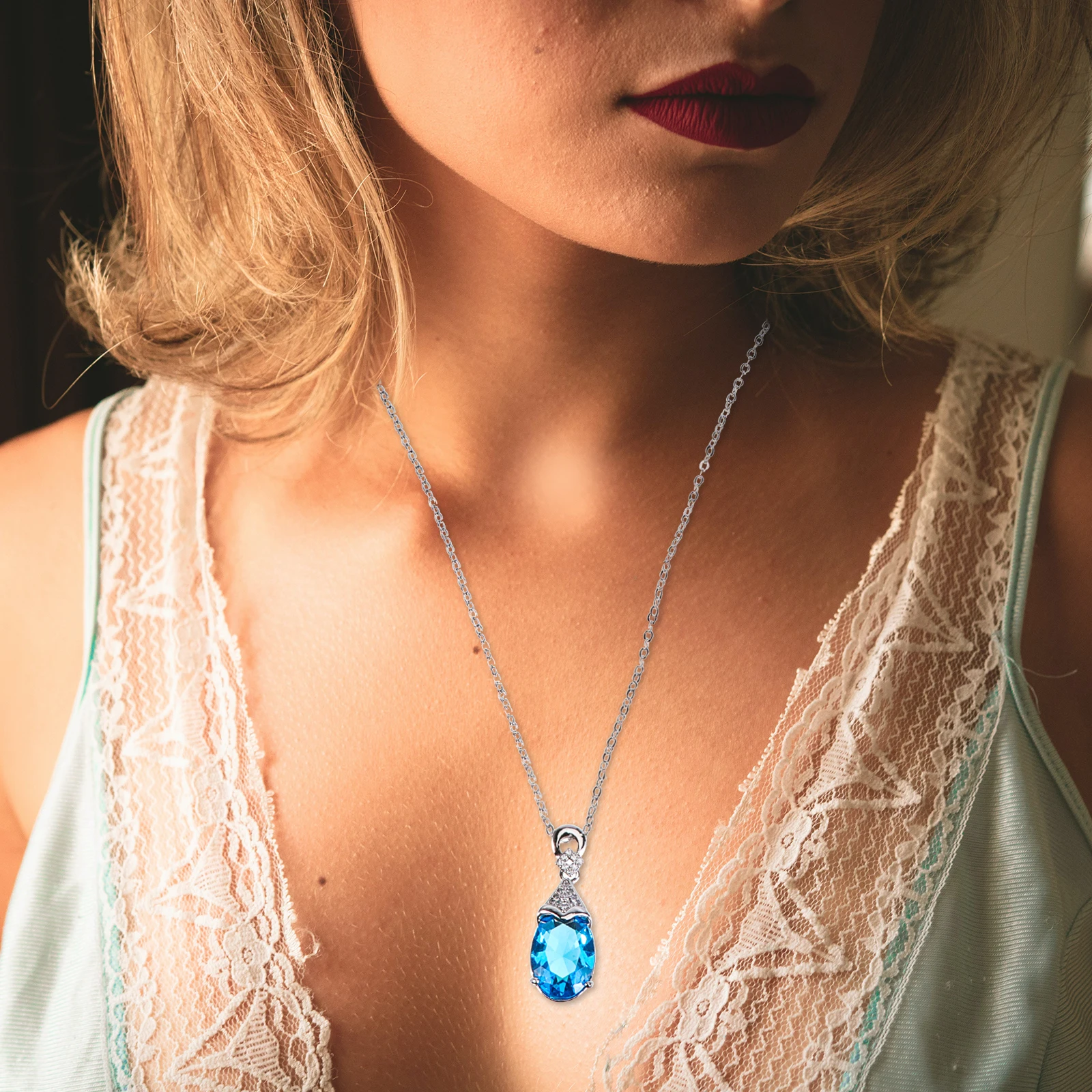 

1set 1Set Sky-Blue Waterdrop Gemstone Necklace Pendant For Women Fashion Jewelry Alloy Rose Gold Plated Chain Necklace Gift For