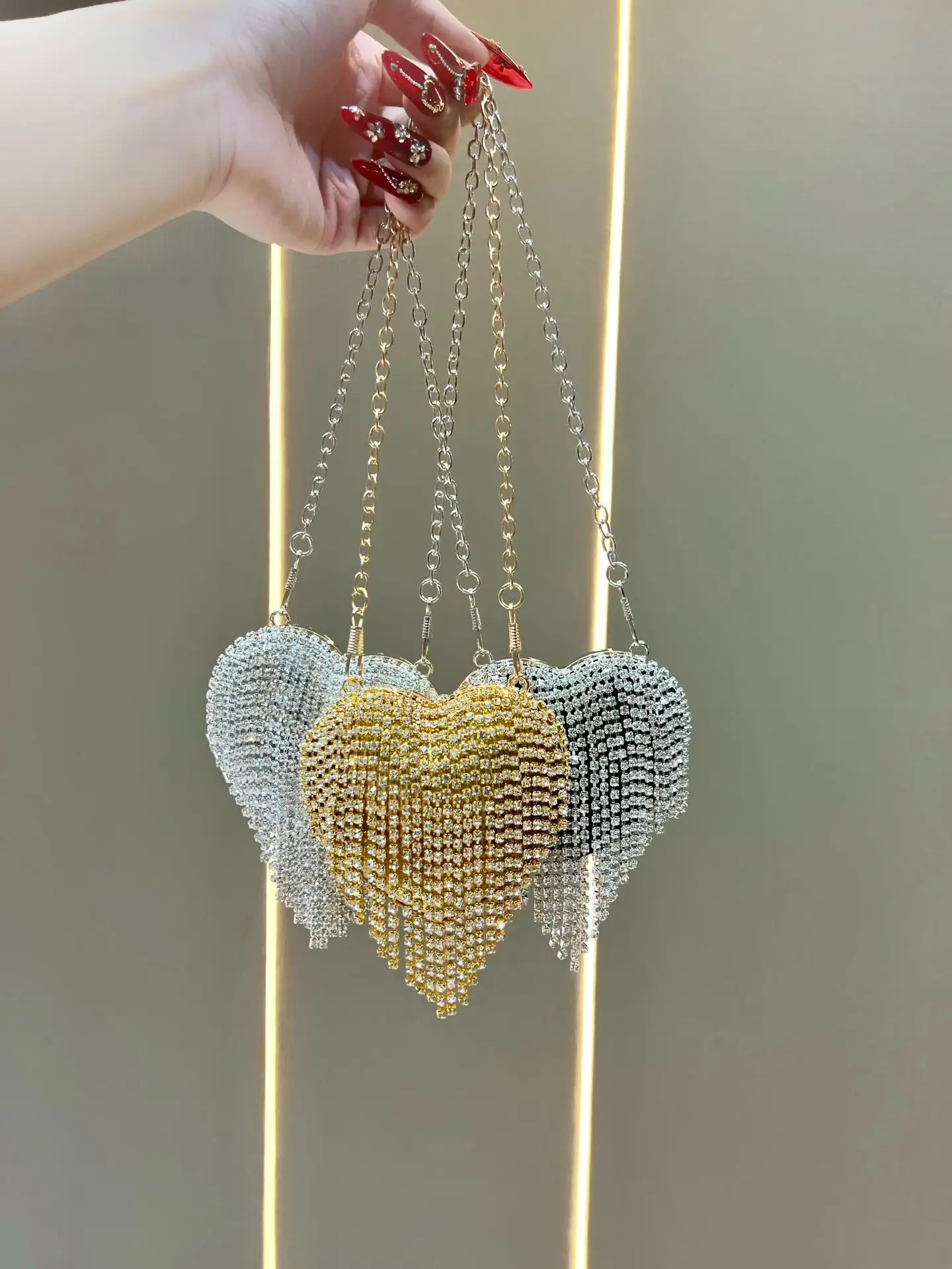 Luxury Mini Lipstick Bag Handmade Rhinestone Heart Chain Fashion Shoulder Accessory for Party Versatile Women's Handbag
