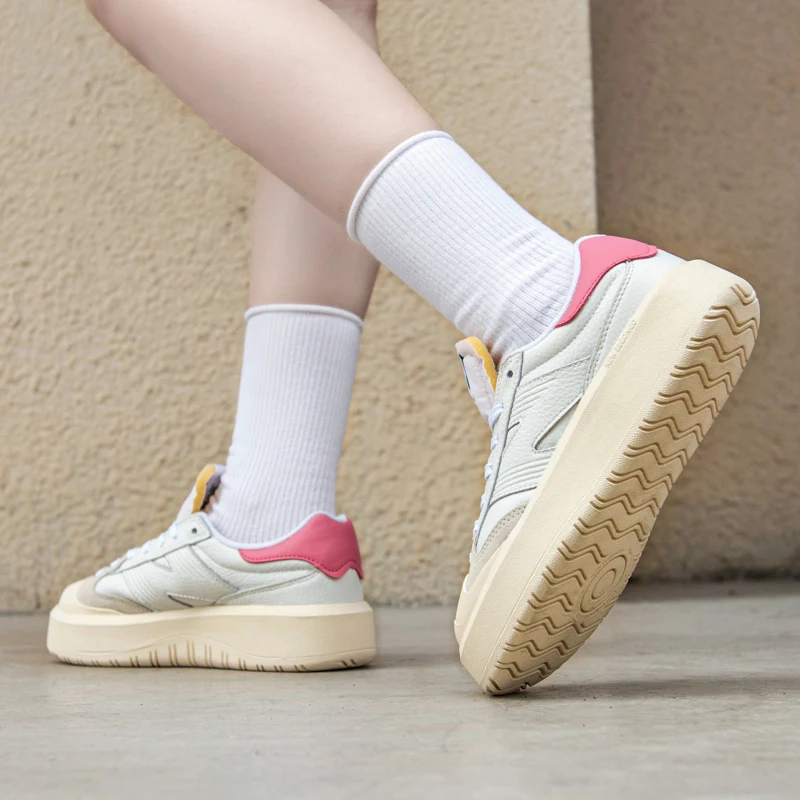 2024 New Small and Versatile Couple Sports Thick Sole Shoes Comfortable and Lightweight Trendy Shoes