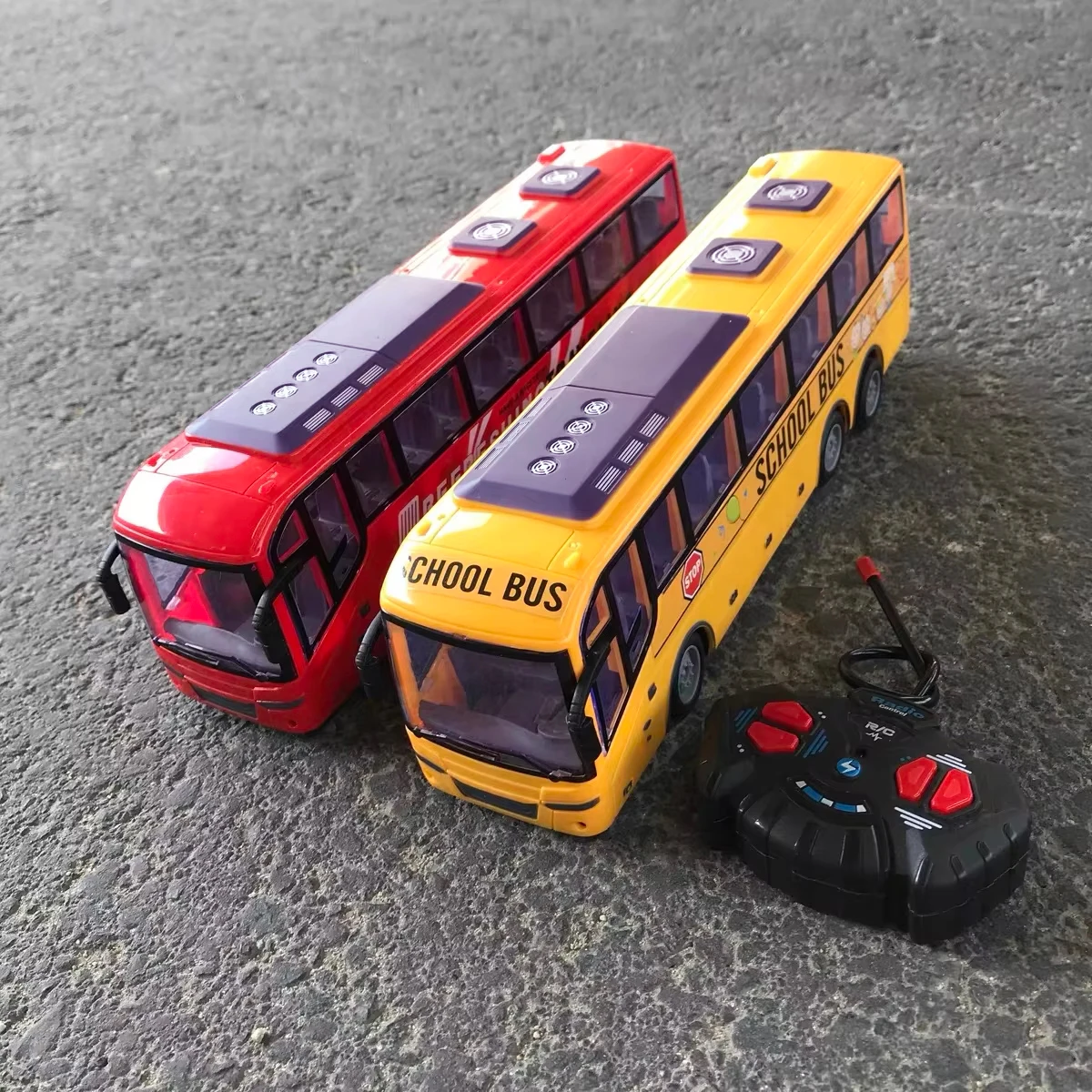 Bus Scolaire Télécommandé 1/32 SUPYINI – RC Avant/Arrière/Gauche/Droite, Jouet Éducatif En ABS Solide, Batterie Incluse, Enfant