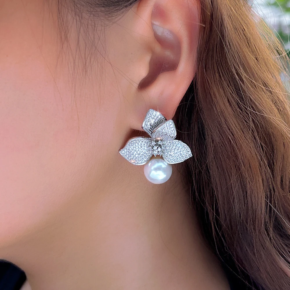 BeaQueen الساحرة الكاملة زركون معبد زهرة كبيرة اللؤلؤ الأبيض وأقراط للنساء الذكرى هدايا عيد الأم E1150