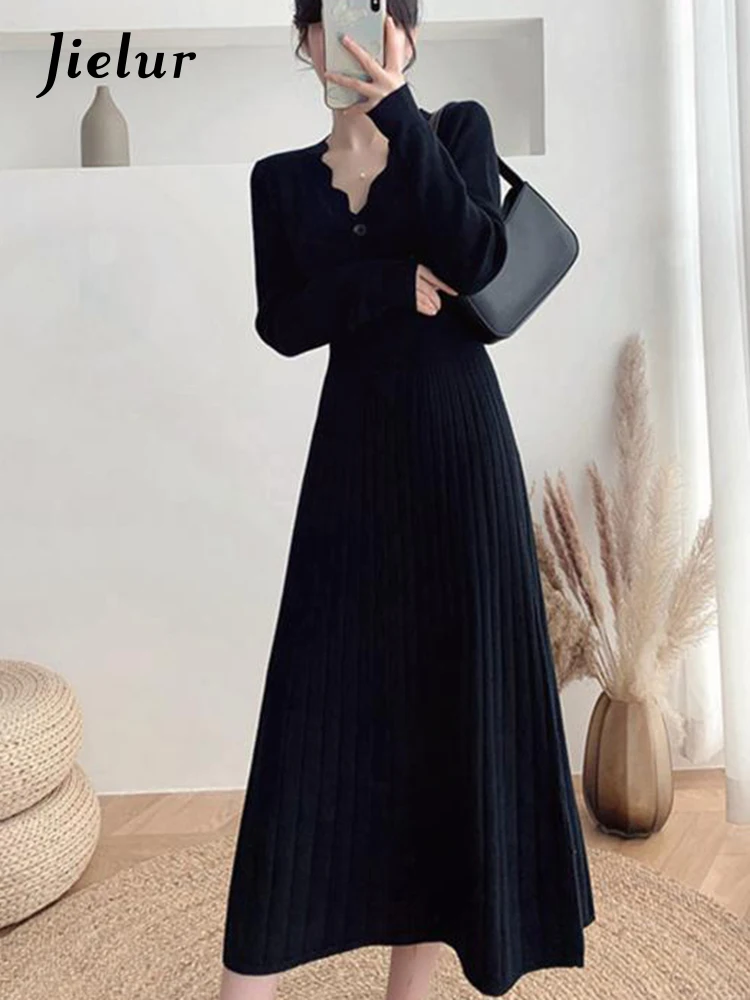 

Женское трикотажное платье-миди с длинным рукавом и V-образным вырезом