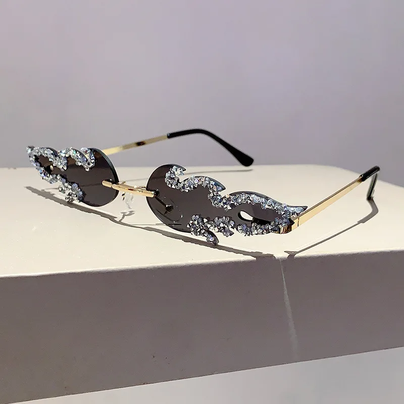 جديد لهب النظارات الشمسية شخصية موضة الاتجاه ريشة النظارات الشمسية المعدنية الطرف اليدوية كسر الماس النظارات الشمسية #2