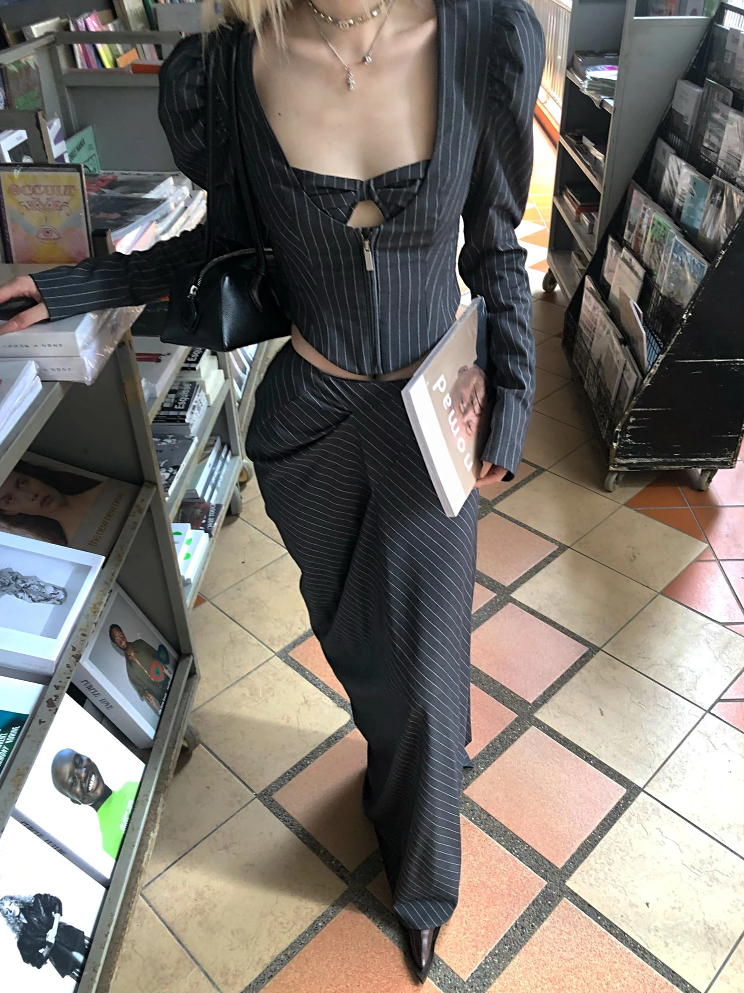 

Grey Stripe Suit Jacket And Midi Skirt Set Fashionable Zipper V-Neck Three-Piece Women's Ensemble Polyester Fiber Long Sleeve