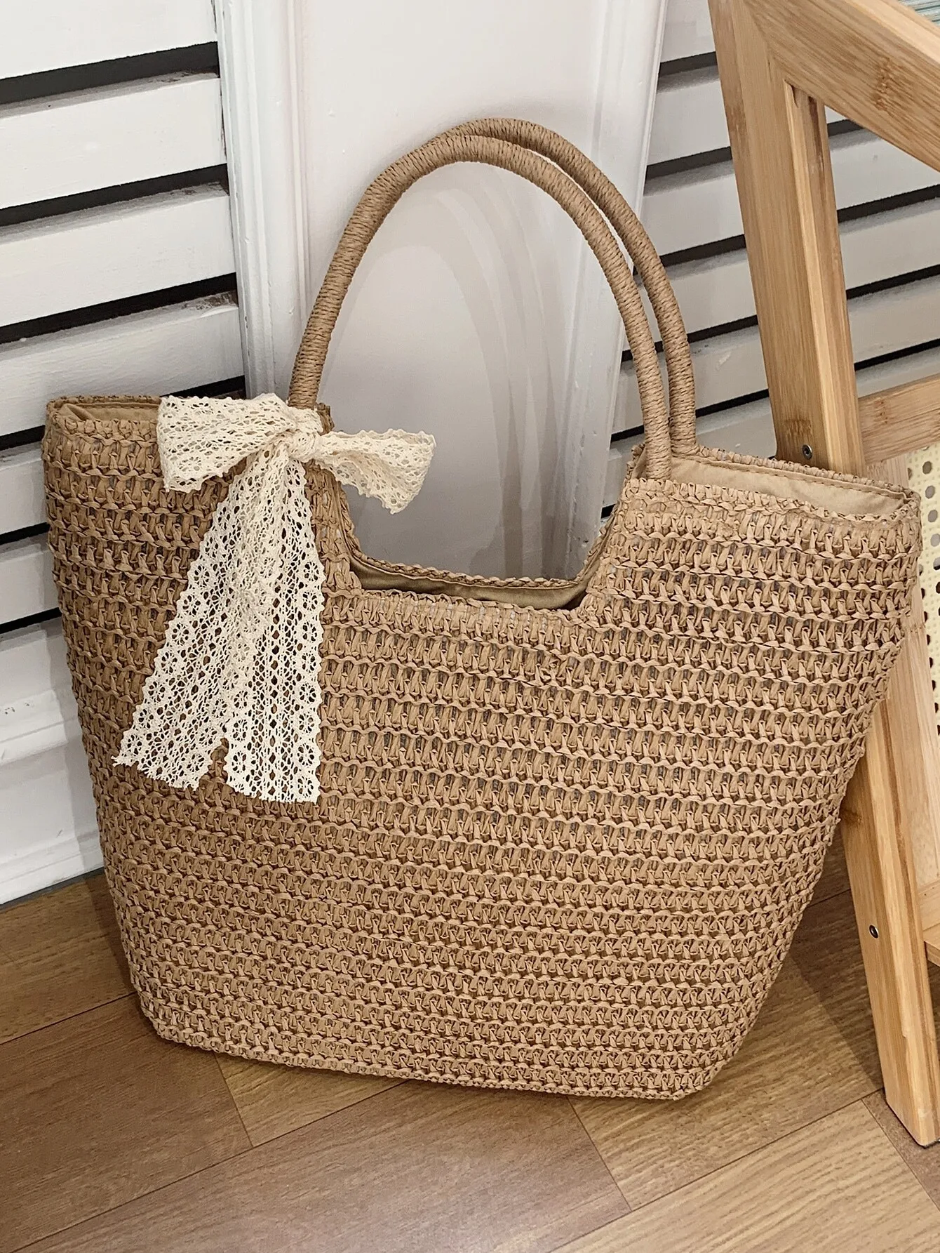 

Handwoven Straw Tote Bag with Lace Bow, Large Capacity Summer Beach Bag for Women