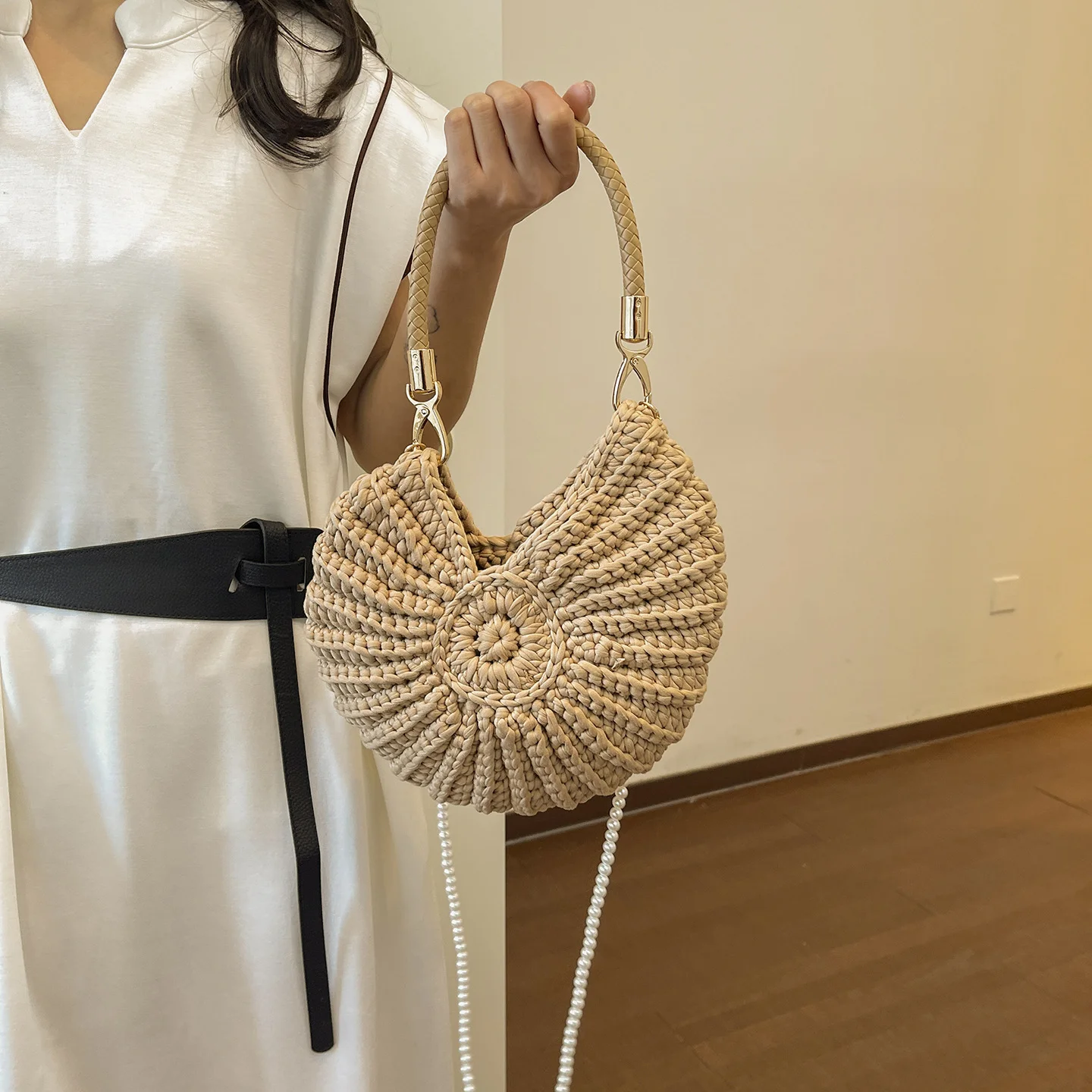 Hand Woven Shell Tote Bag with Chain Shoulder Strap, Large Capacity Bohemian Style Beach Bag, Beach Bag Accessories