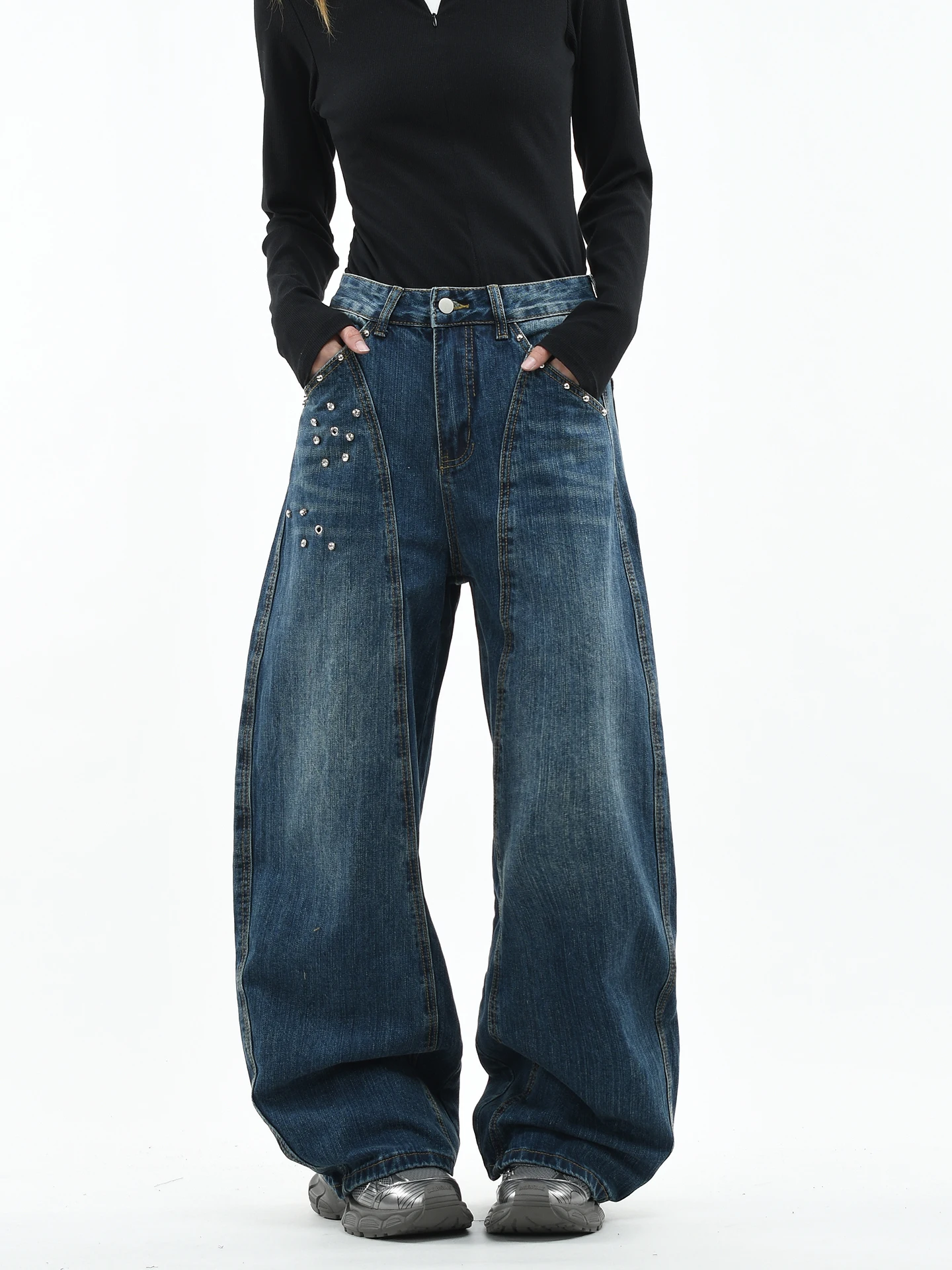 

Джинсы OV Original American Retro с заклепками, широкие, свободного кроя, для мужчин и женщин, с деконструированным дизайном и элементами пэчворка.