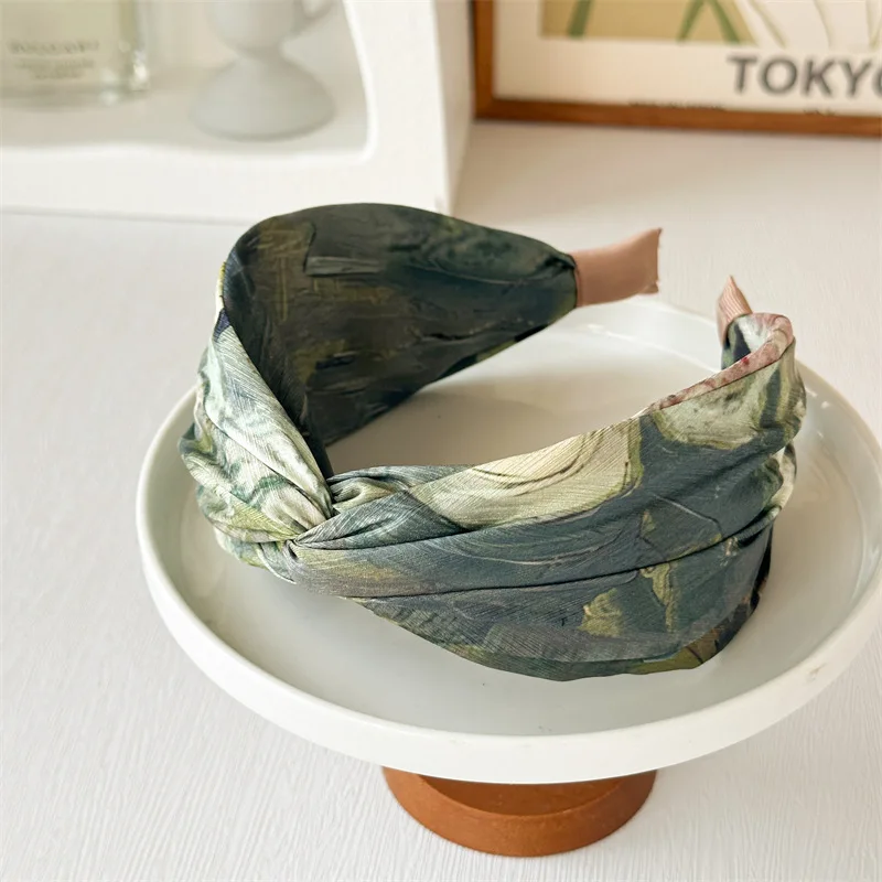 Headband Satin Lukisan Minyak Wanita Korea yang Laris Manis, Model Retro Unik, Lebar, Warna Gradasi Halation