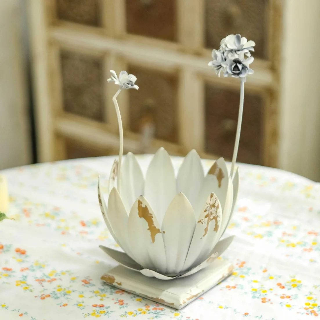 

Vintage Lotus Flower Candle Holder, Iron Art Decorative Vase, White, 12.6 x 4.7 inches