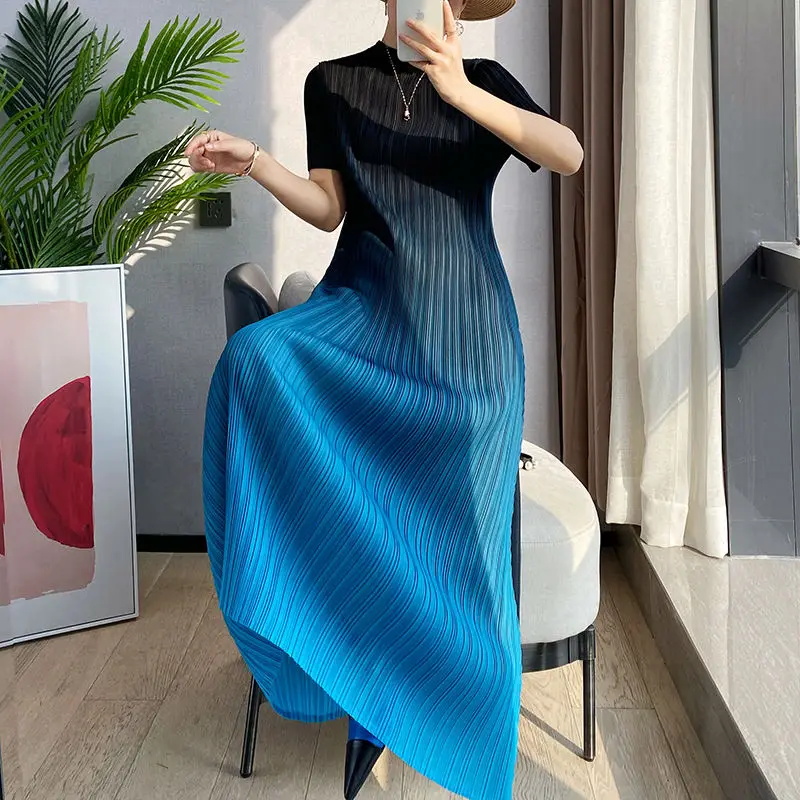 

New Round Neck Straight New Slim Gradient Loose Multicolor Short Sleeve Pleated High-Grade Casual Style Dress Women C10