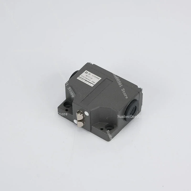 

Концевой выключатель хода BNS 819-B02 B 03 - D12 - 61-12-3 B 10