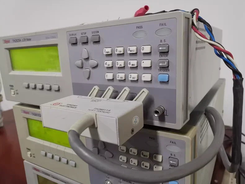 1PC Tonghui TH2825A High-speed LCR Meter 10 Frequencies 40Hz-100kHz In Stock #familitrade