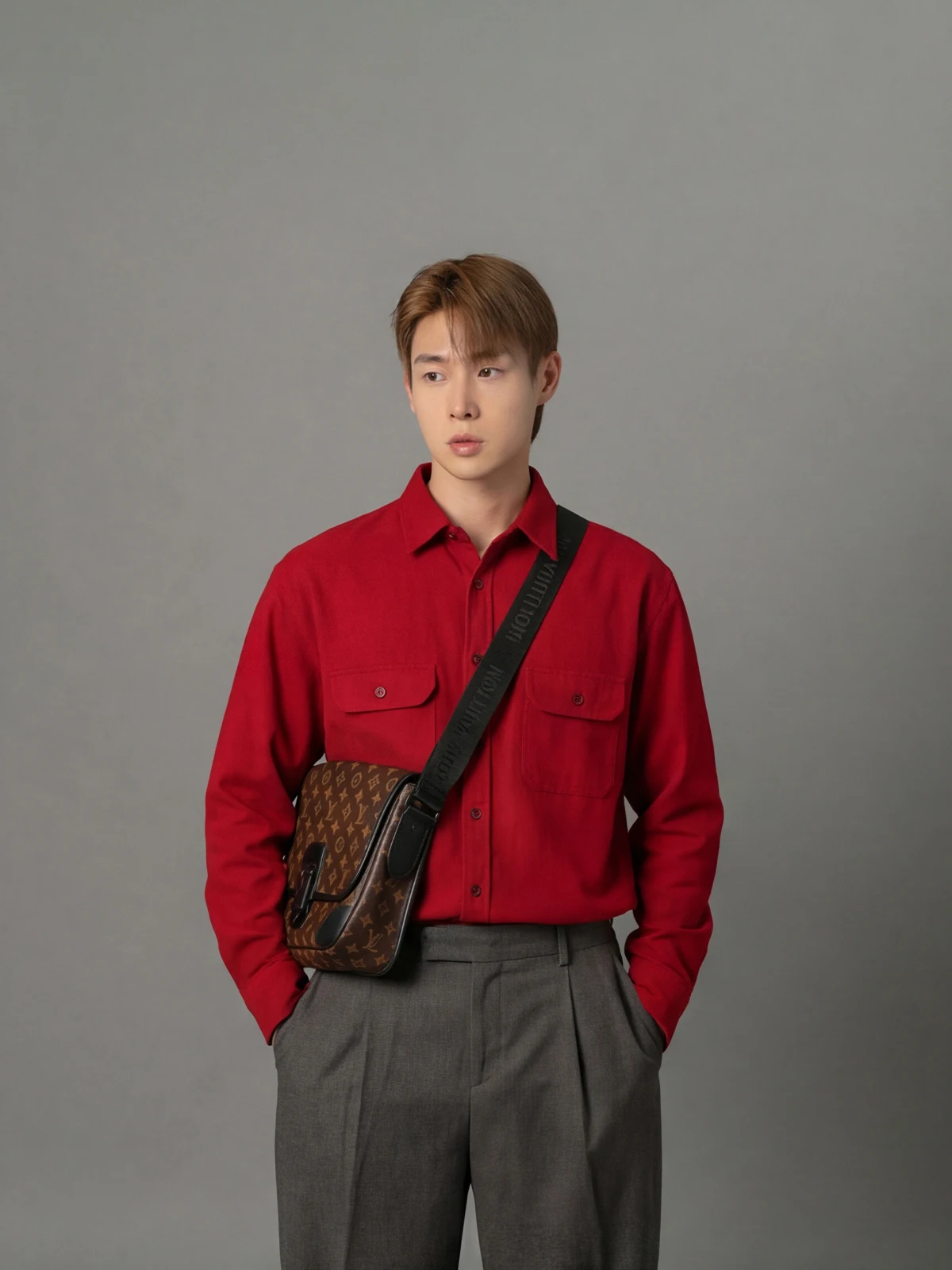 

Мужская вельветовая рубашка с длинным рукавом, красная, для свадьбы, повседневная, модная, весна-осень, классический стиль, на пуговицах, однотонная