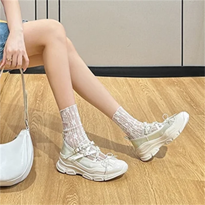 Sznurek z koralikami w kształcie motyla-oddychające damskie trampki sznurowane z grubego dołu ręcznie robione damskie buty na co dzień moda na Tenis