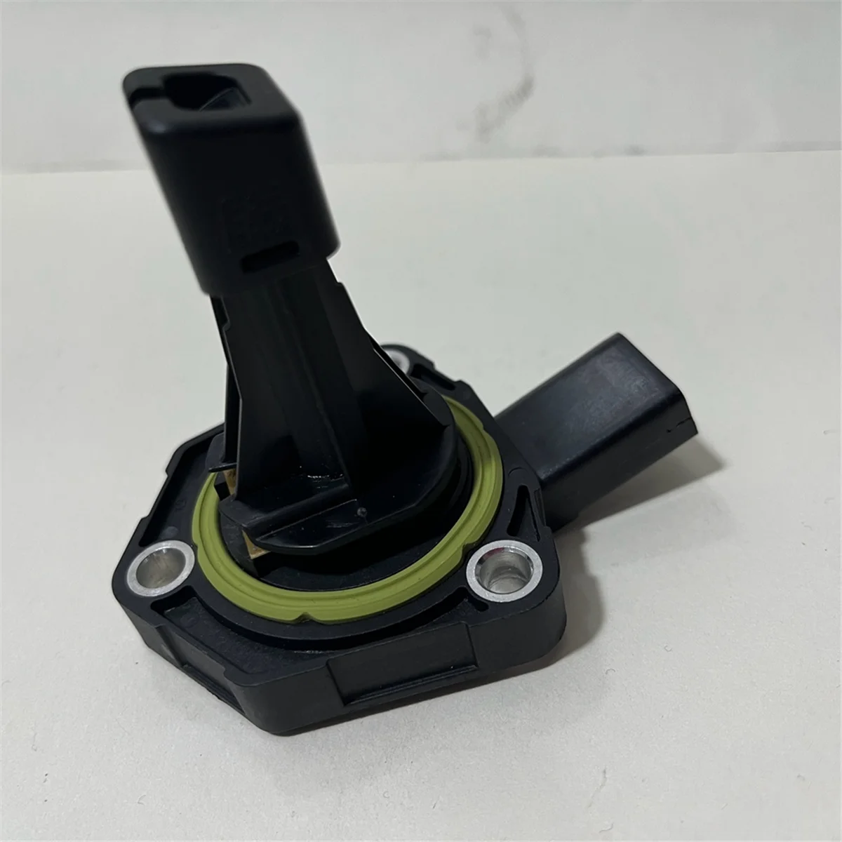 

A22P_Engine Oil Level Sensor for Audi A1 A3 A4 Skoda Fab Oct Seat Volkswagen 03C907660G 03C 907 660 D 03C 907 660 T 6PR009629