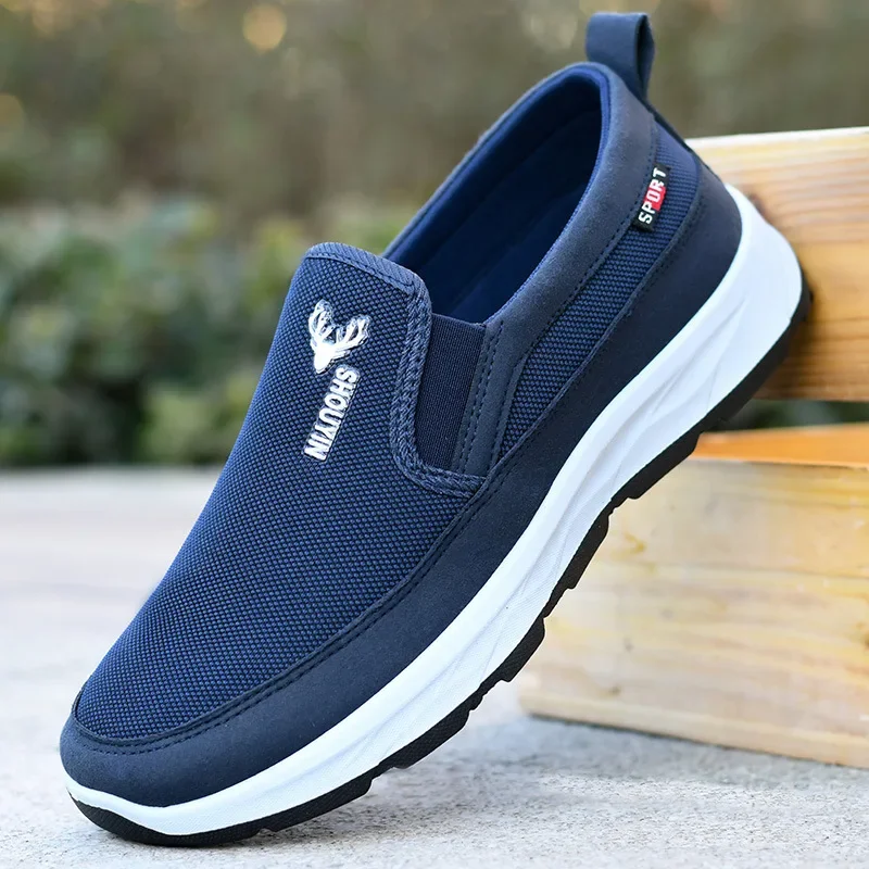 بكين أحذية القماش الرجالية واحدة الانزلاق على تنفس المضادة للانزلاق حذاء كاجوال لمنتصف العمر وكبار السن ربيع جديد وصول