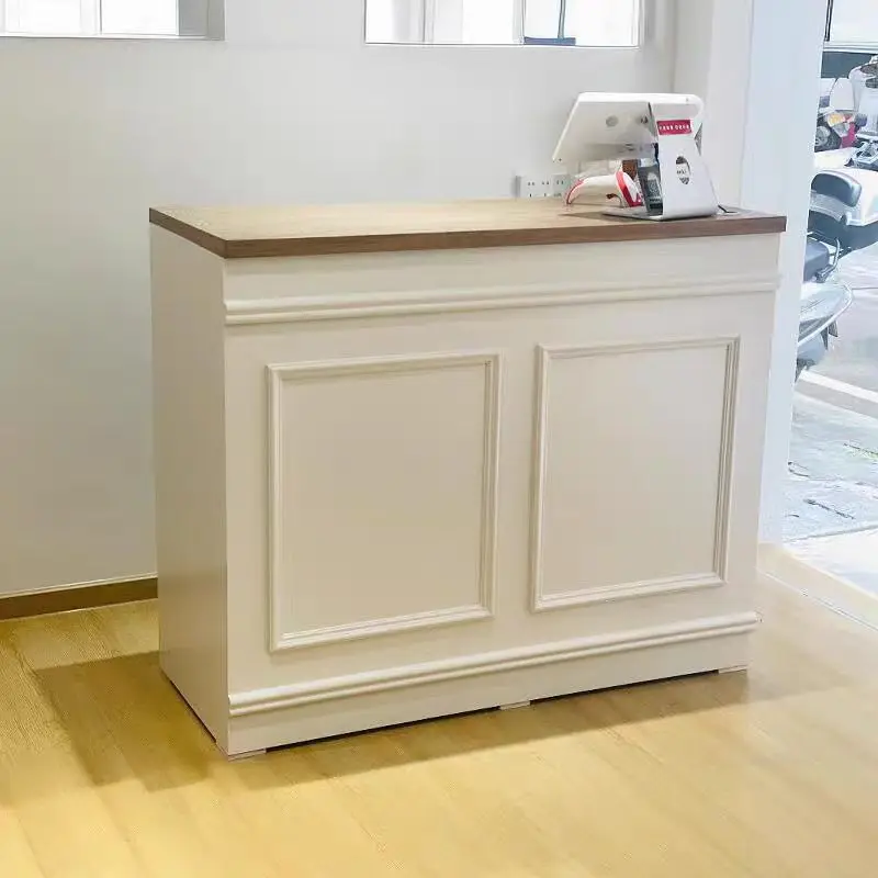 Pagina di cassa del bar francese Tavolo da negozio di fiori ad angolo del negozio di abbigliamento in stile crema Bancone curvo