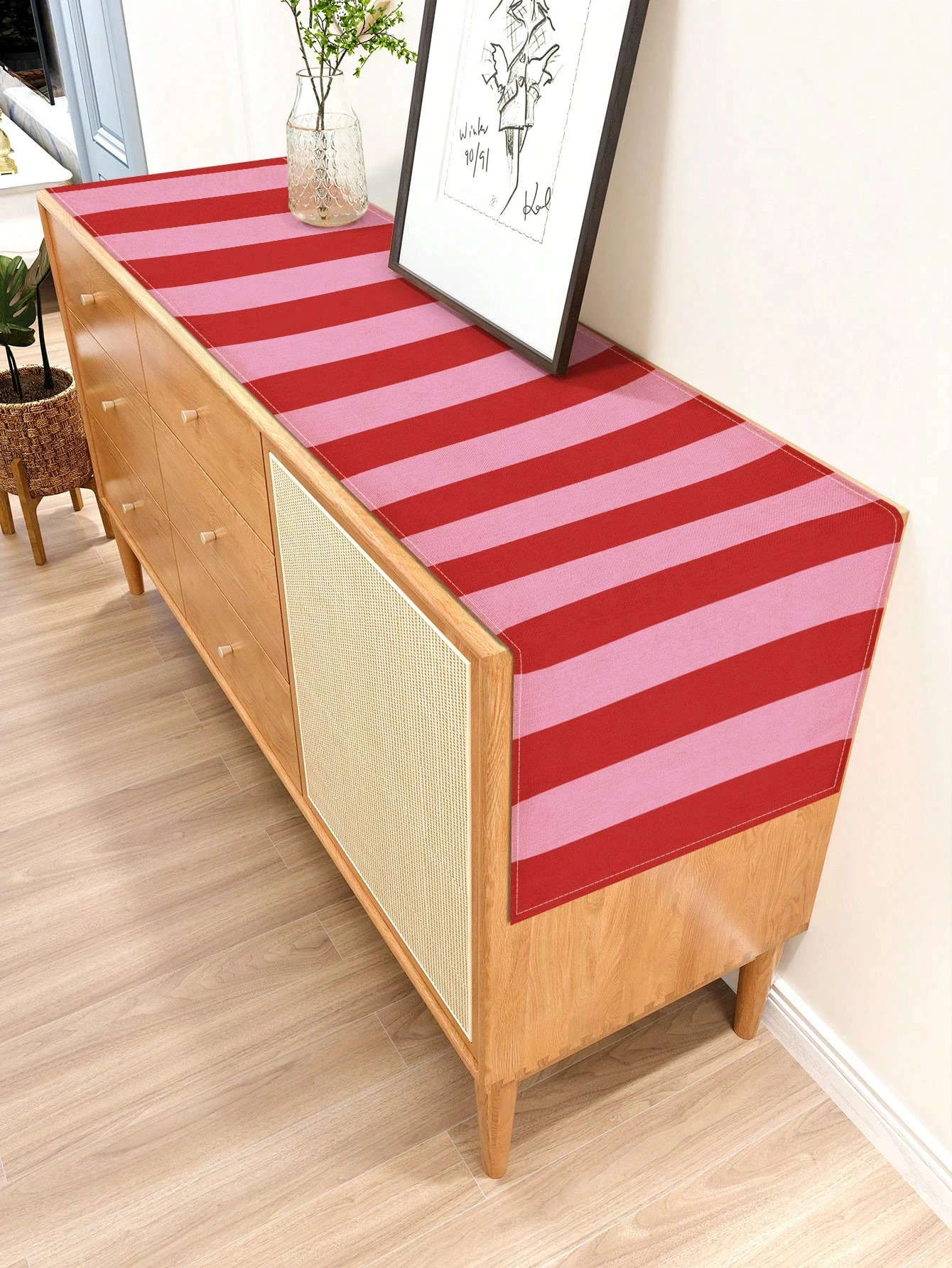#43 Low Cost Table Runners That Work