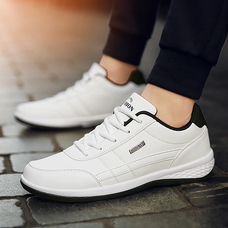 Men Shoes Sneakers Trend Casual Breathable 2025 new Leisure Male Sneakers Non-Slip Footwear Vulcanized Walking Shoes Men