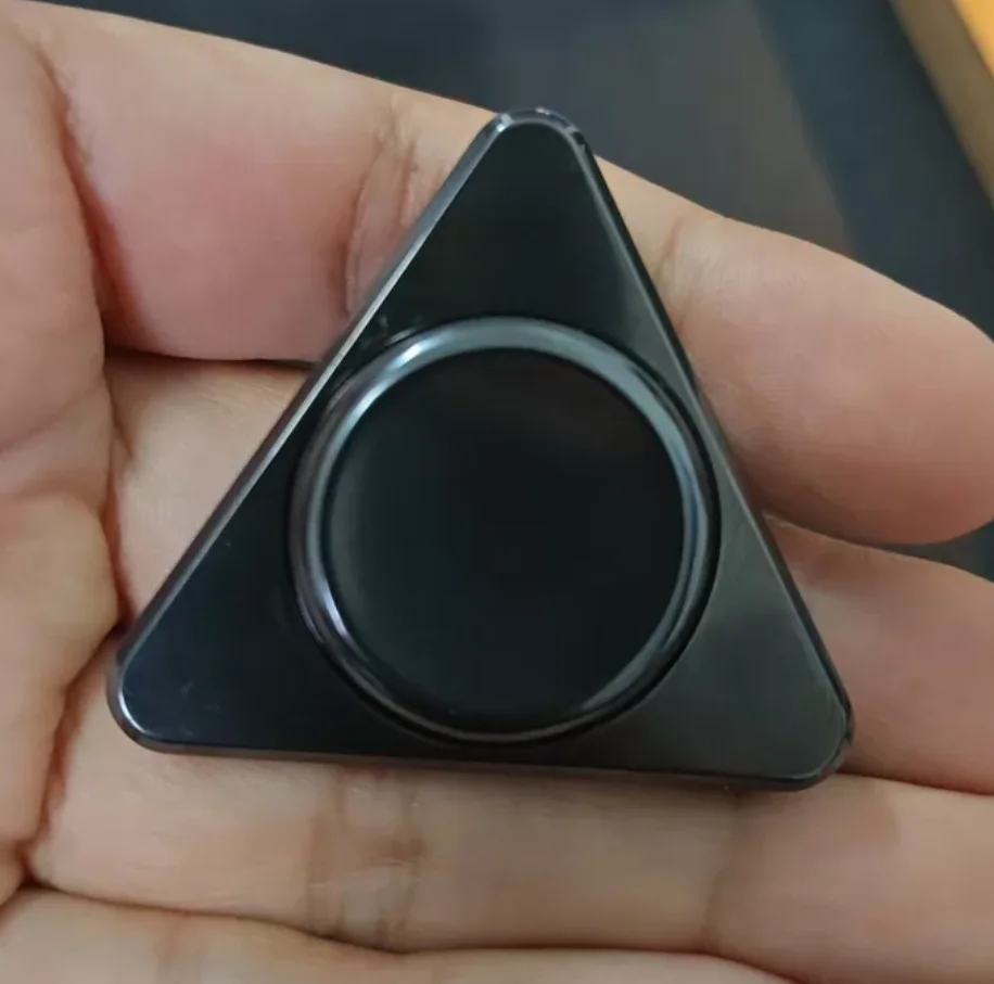 Used EDC Fz small triangle fidget spinner metal decompression toy