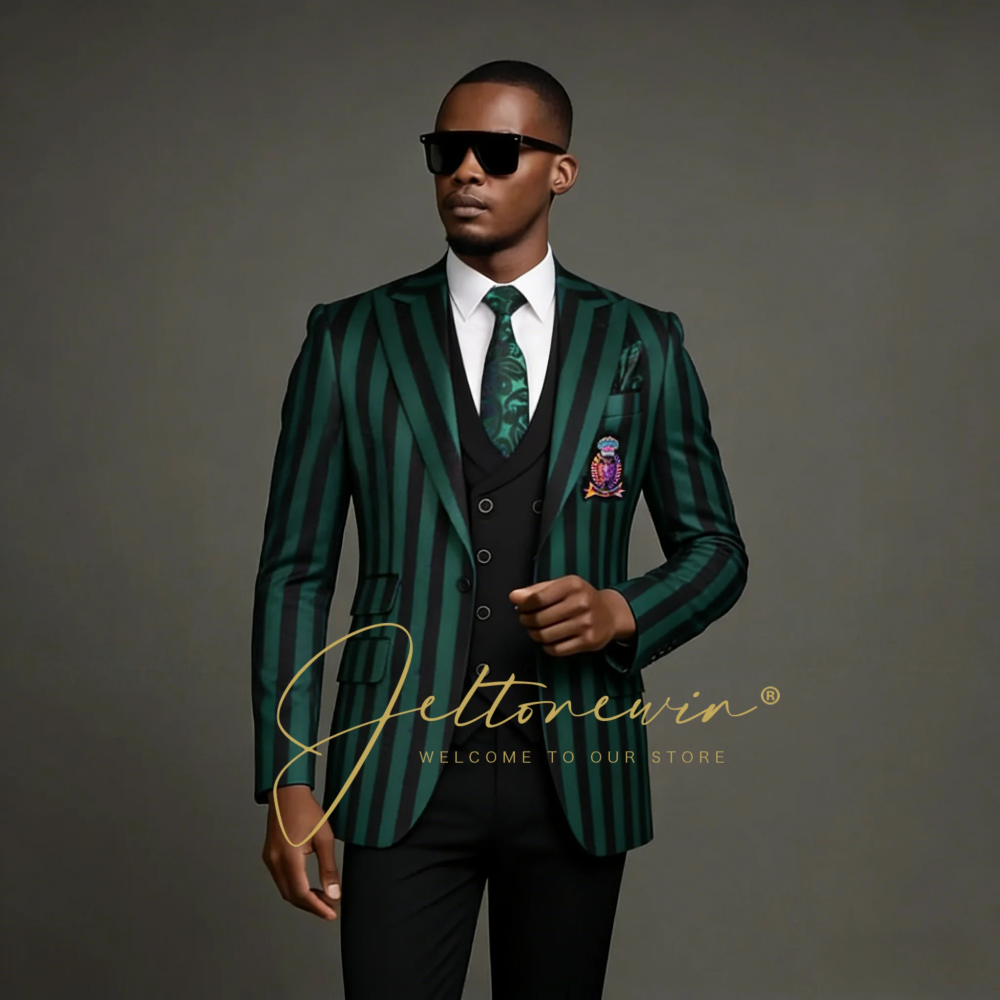 

Fashion Green Striped Men's Suit 3 piece Suit Formal Business Clothes Blazer Pants Vest Wedding Groom Tuxedo Party Dinner Outfit