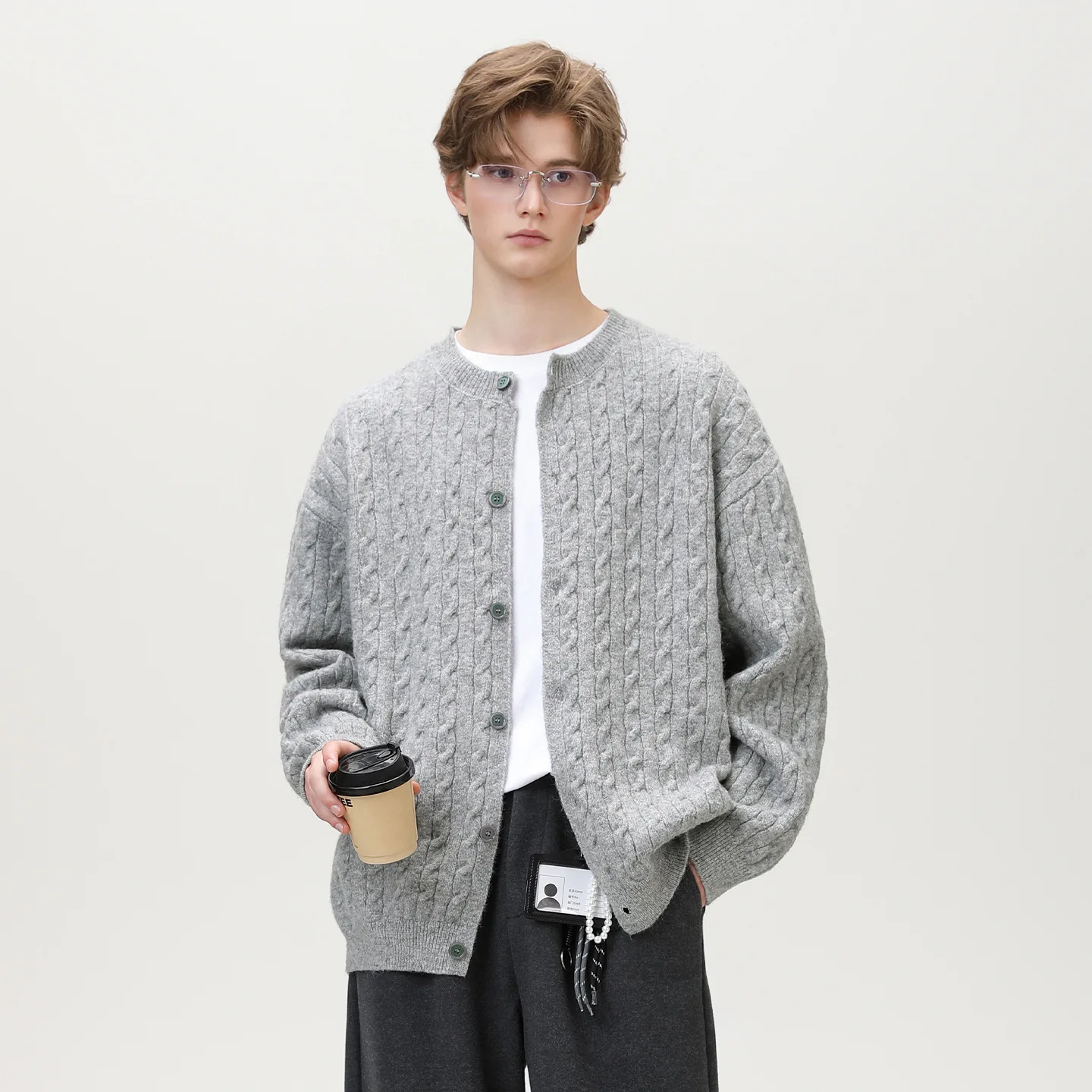 เสื้อคาร์ดิแกนถักลายเคเบิลสำหรับผู้ชาย, เสื้อสเวตเตอร์ผู้ชายแบบหนาสไตล์วินเทจ, เสื้อคาร์ดิแกนโอเวอร์ไซส์สีพื้นสำหรับผู้ชาย