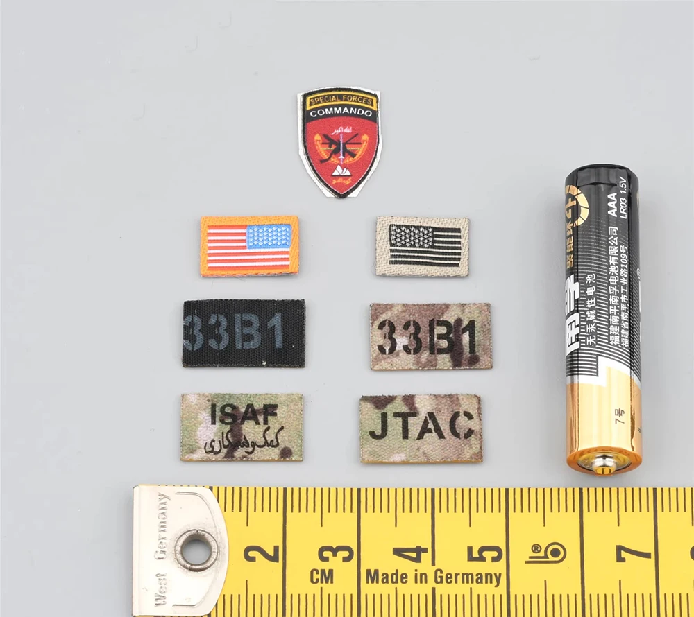 Schaal 1/6 Minitimes M048 VS. Soldaat Pop Bruine Kleur Helm Speelgoed Model Licht Teken Medailles PVC Materiaal Voor 12 "DAM COO Figuur