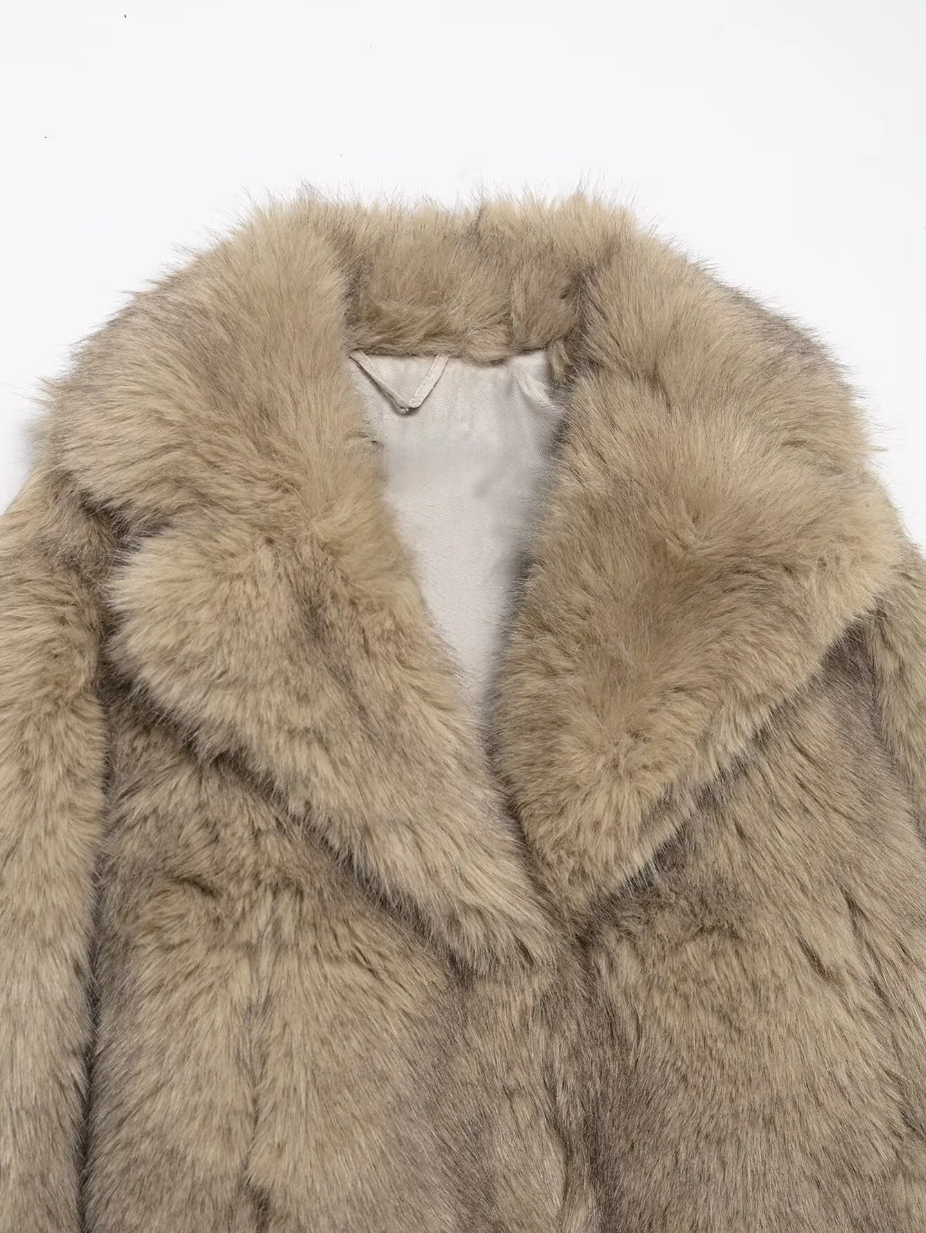 2025年冬新作 レディース カジュアル おしゃれ エレガント 多用途 高級感 フェイクファー風 ショートコート 隠しボタン付き