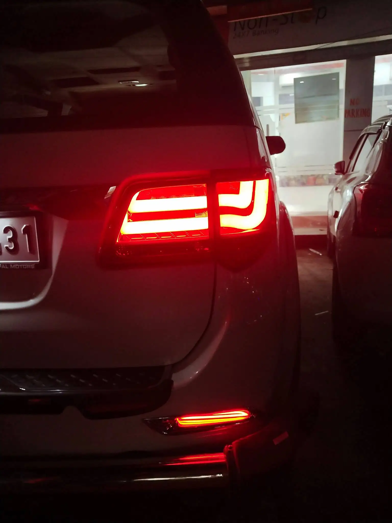 

Factory Hot Selling Car Lights For Fortuner LED Tail Light 2011-2015 Fortuner Rear Fog Brake Turn Signal Auto Accessories