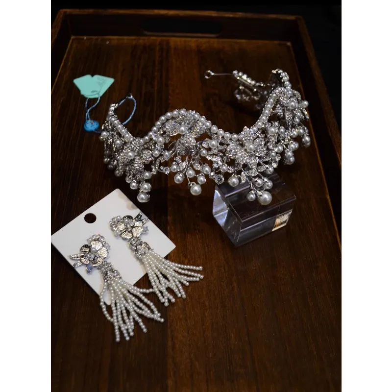 

Wave Pearl Austrian Diamond Crown Queen Luxury Crown Earrings Set suitable for bedrooms and living rooms