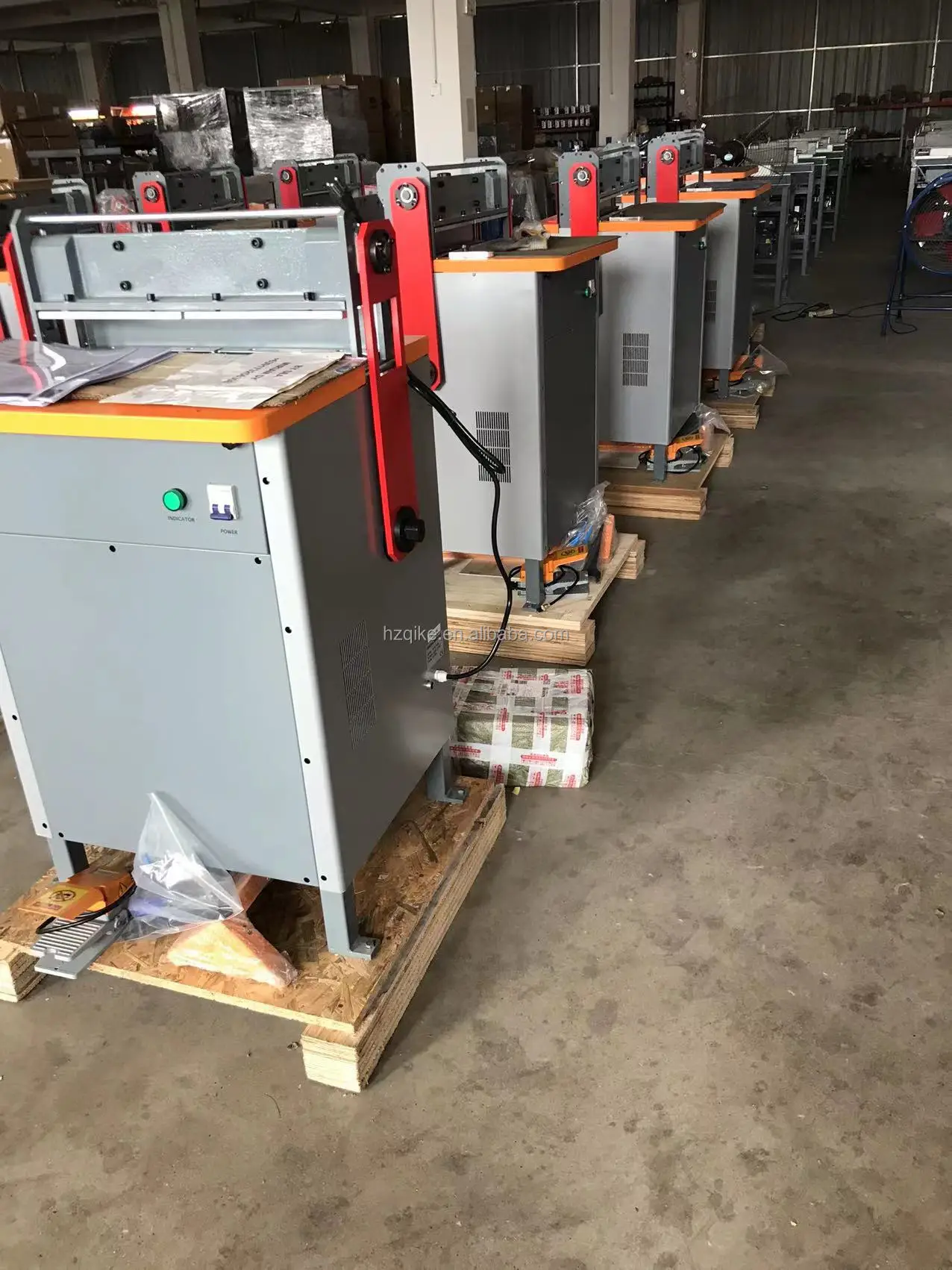 SP-450 نوعية جيدة الكهربائية التقويم ثقب آلة التثقيب كتاب ملزمة آلات إغلاق الأسلاك المزدوجة