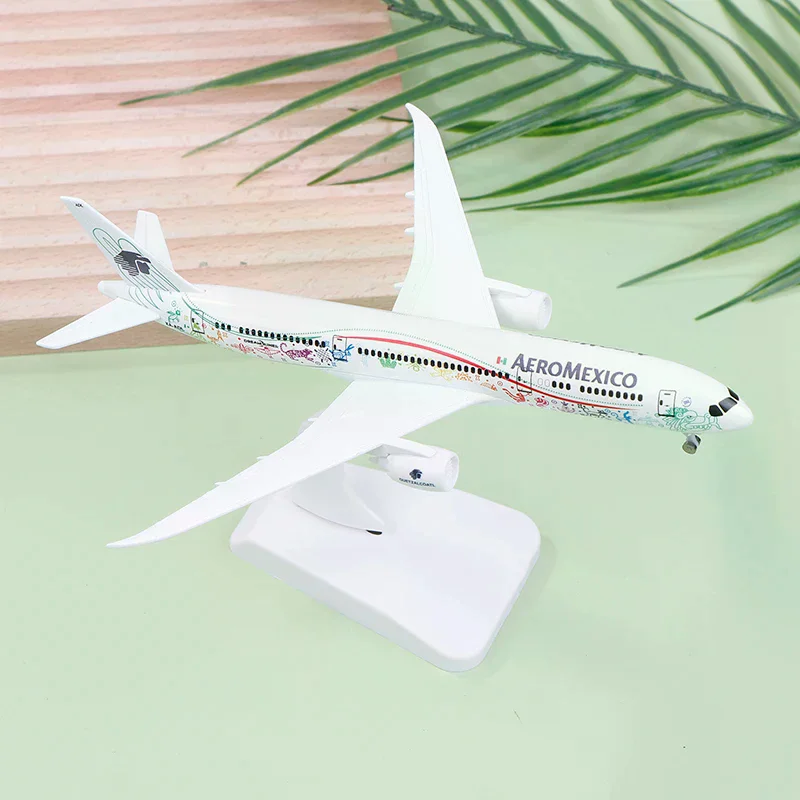 Metallic AEROMEXICO-vliegtuigen: 20 cm gegoten Boeing 787-vliegtuig met gedetailleerd wielontwerp