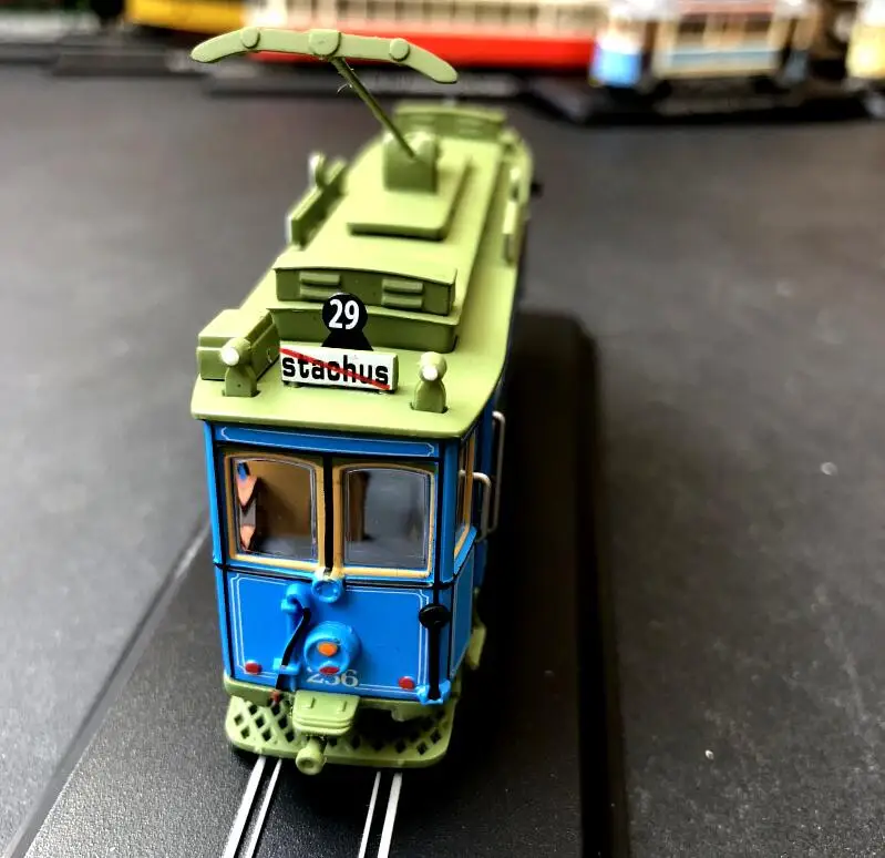 1: 87 train scene old-fashioned retro tram model  Finished product model