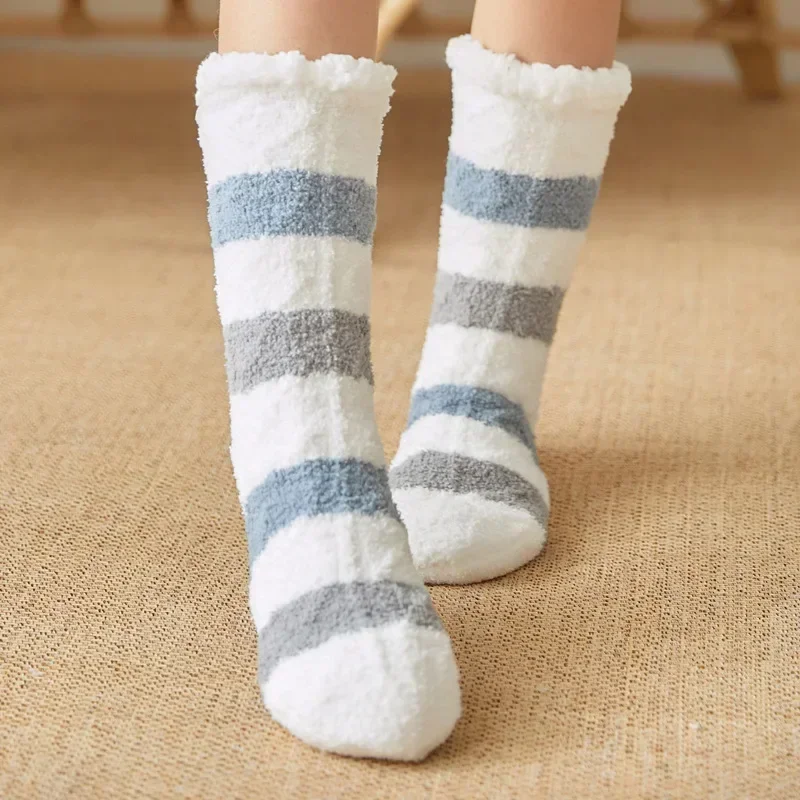 Calcetines térmicos de Cachemira para mujer, medias gruesas tejidas, de terciopelo, para el hogar, para dormir, para invierno