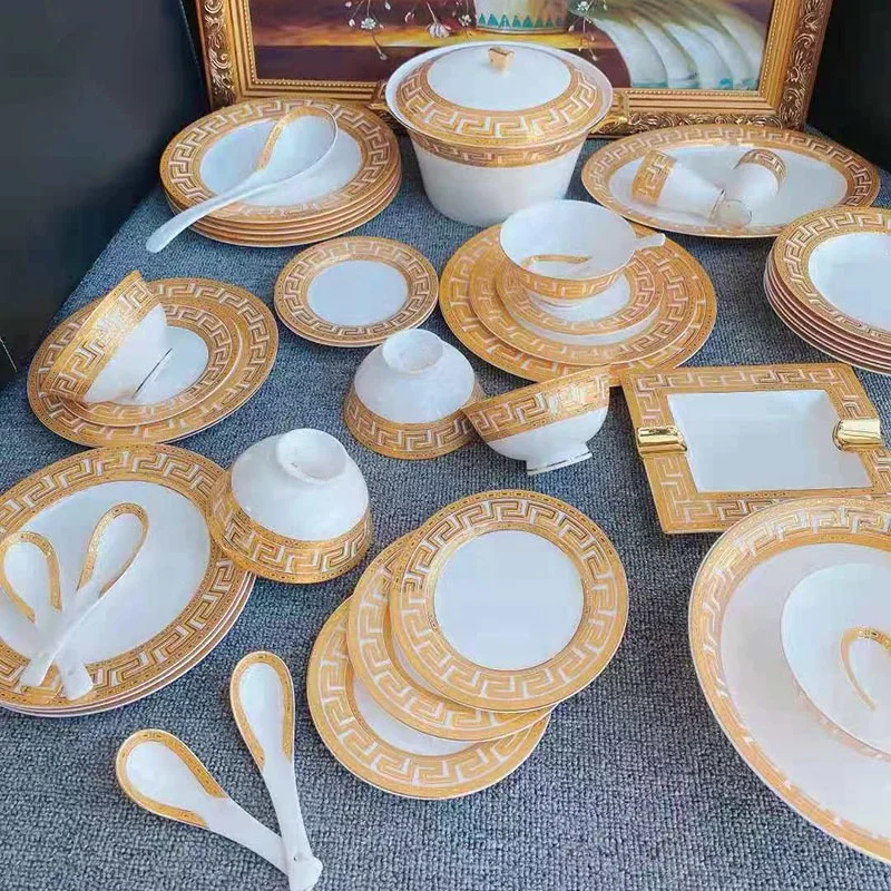 Kitchen accessories ceramic flatware set luxury 58 pcs bone china  golden dinner plate dinnerware set