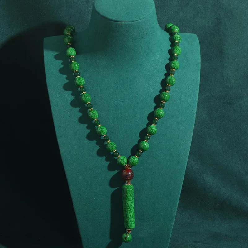 Vintage Emerald Green Necklace Beads Chain Pendant Charm Antique Jewelry Natural Stone Long Luxury Designer Accessories Woman