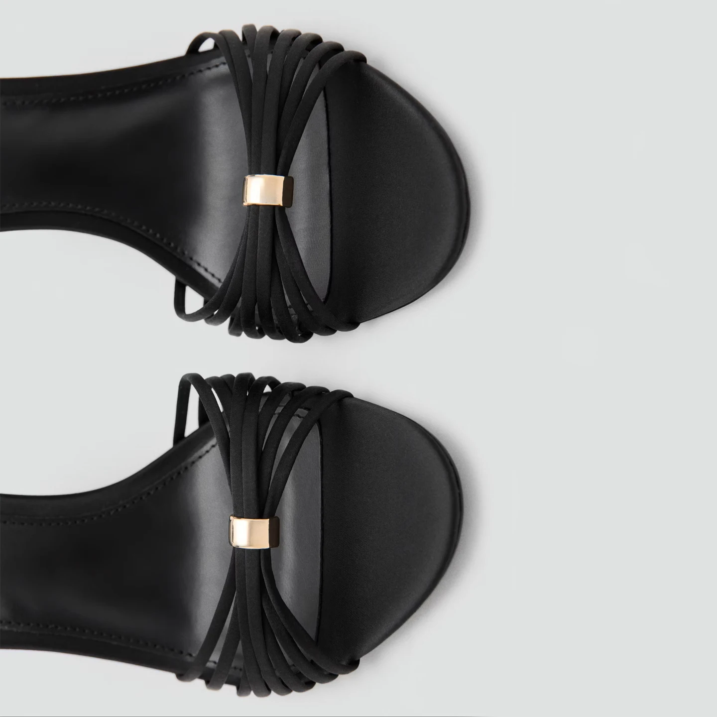 Sandalias de Tacón Fino Doradas Mango Sexy para Mujer, con Hebilla, Correa Fina, Decoración Metálica, Tacones Altos Cómodos y...