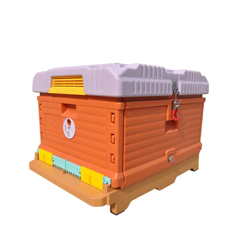 The manufacturer supplies plastic beehives, double-layer color beehives, and second-layer beekeeping boxes. Standard tools