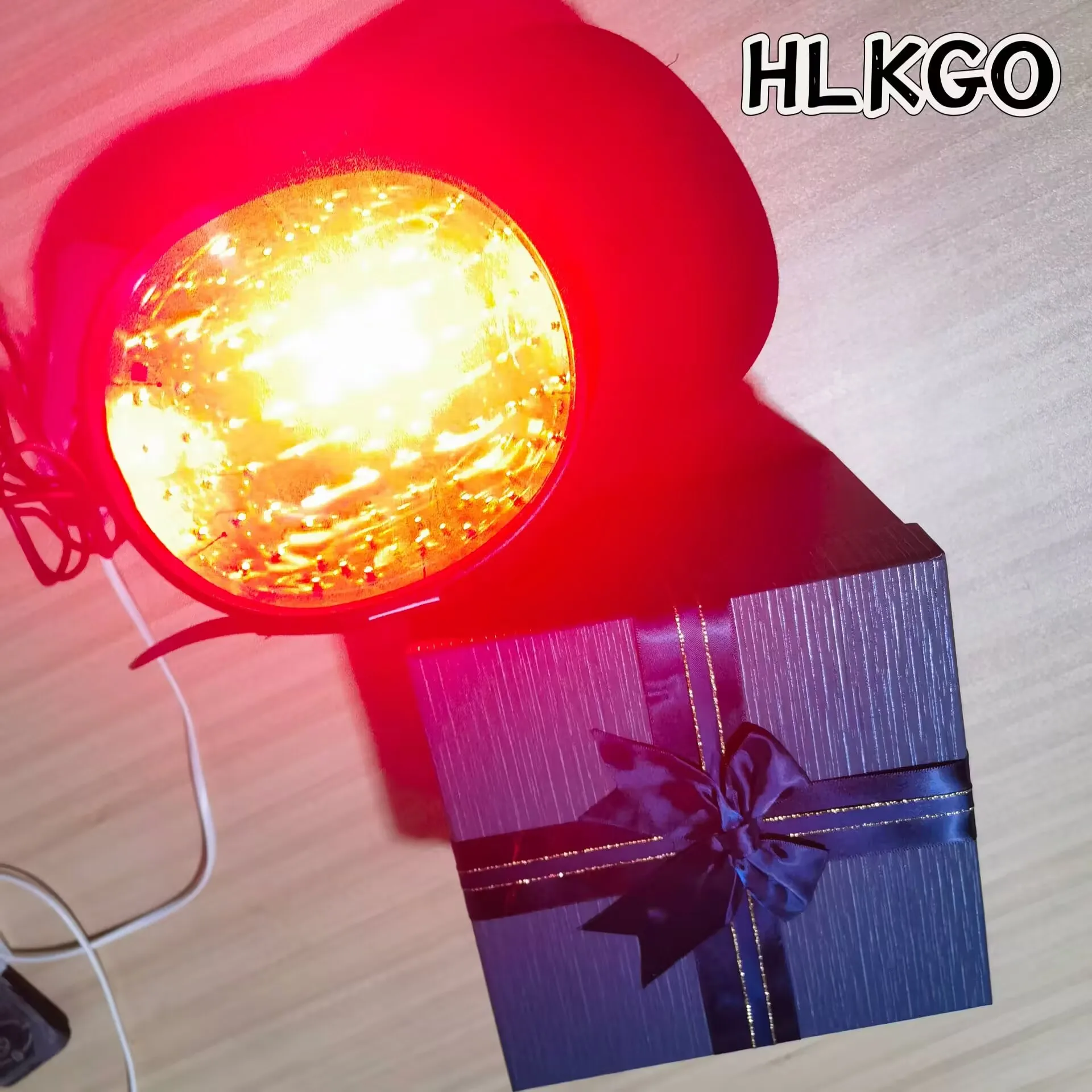 

Кепка премиум-класса с 96-диодным красным светом для стимуляции роста волос в фолликулах, способствует обмену веществ кожи головы и предотвращает облысение