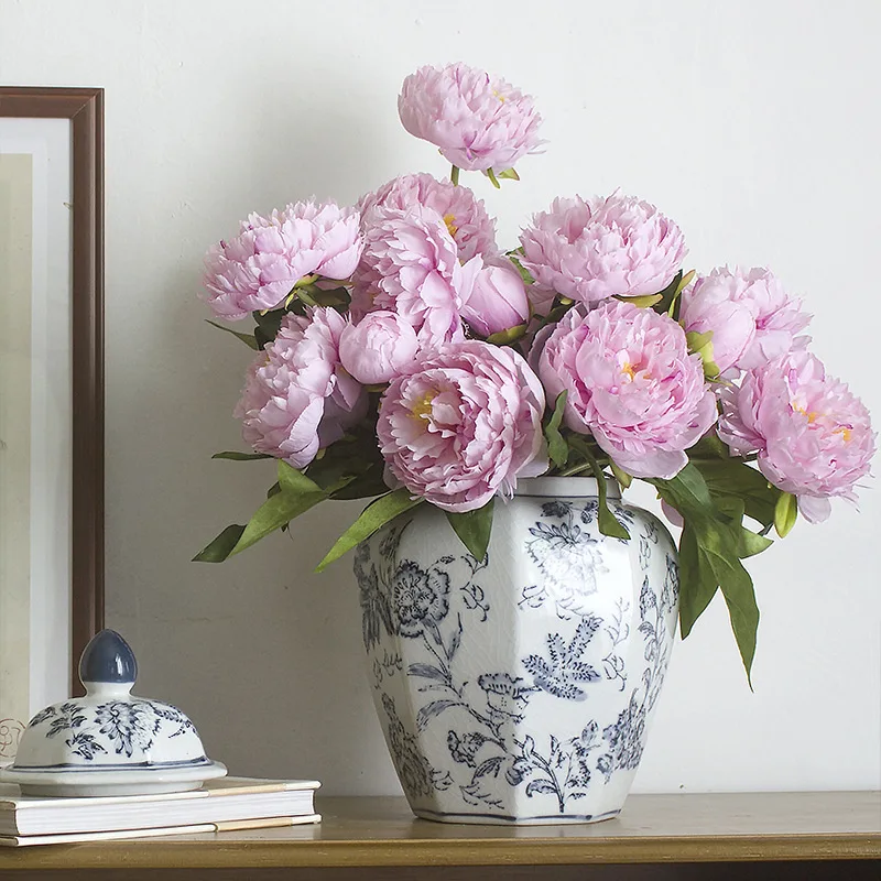 Jingdezhen ware vases, blue and white porcelain, retro porcelain, peonies, floral arrangements in the living room Free shipping