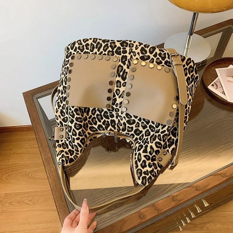 빈티지 스타일 전문가용 서류 가방 여성 디자이너 가죽 오피스 백 듀얼 핸들 실루엣