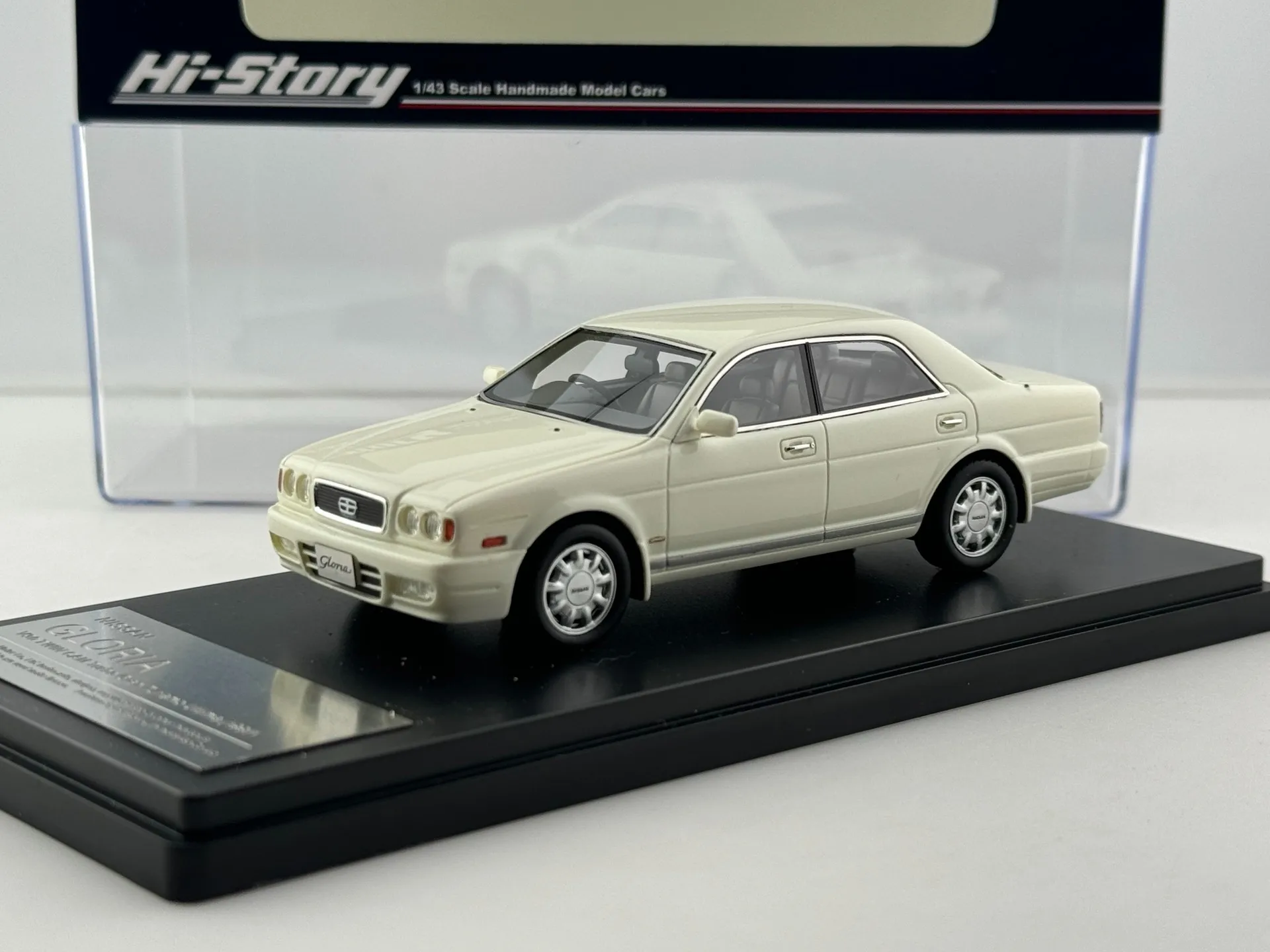 Modelo de coche de resina fundido a presión Hi Story, escala 1/43, Nissan Gloria, juguete coleccionable, regalo, adorno de exhibición de recuerdo
