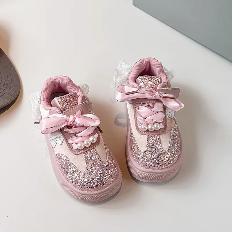 أحذية كاجوال مسطحة القاع مزينة بالترتر الكريستالي للفتيات للربيع والخريف بتصميم لؤلؤي للأطفال.
