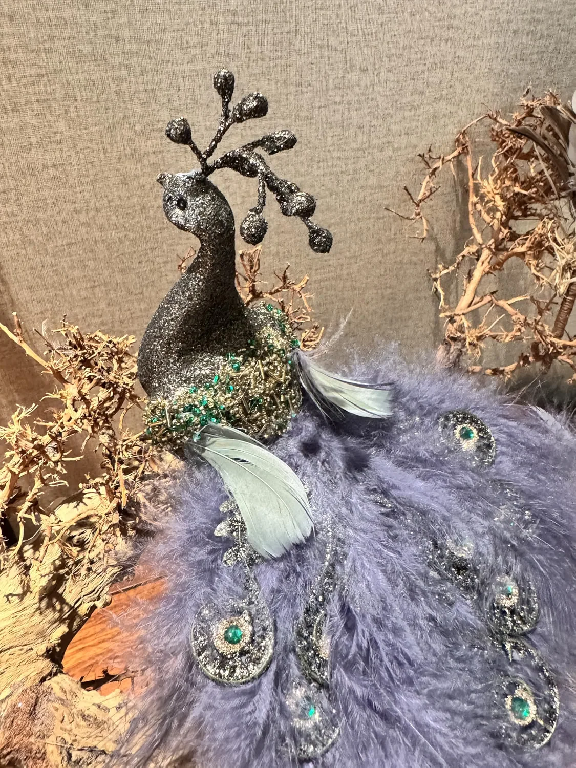 2PCS Handmade Black Peacock Feather Figurines, Artificial Bird Ornaments for Home Decor, Tabletop Decoration and Gift