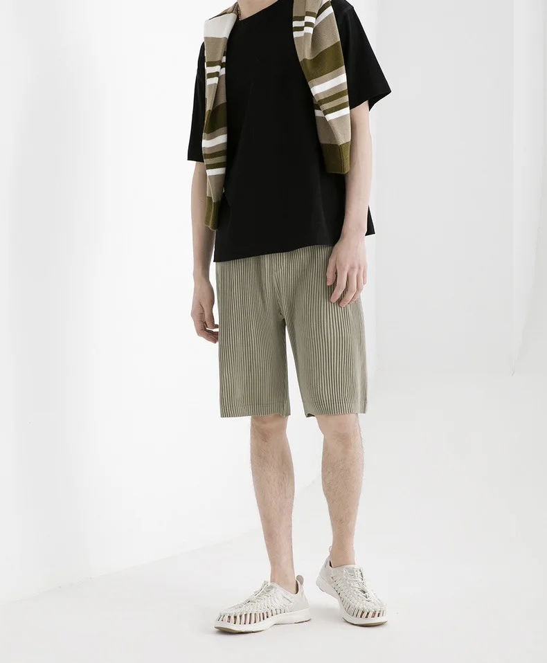 Miyake Summer Men's Pleated Drape Casual Pleated Fashion Trend Casual Five-point Pants Loose Plisse Versatile Youth Shorts