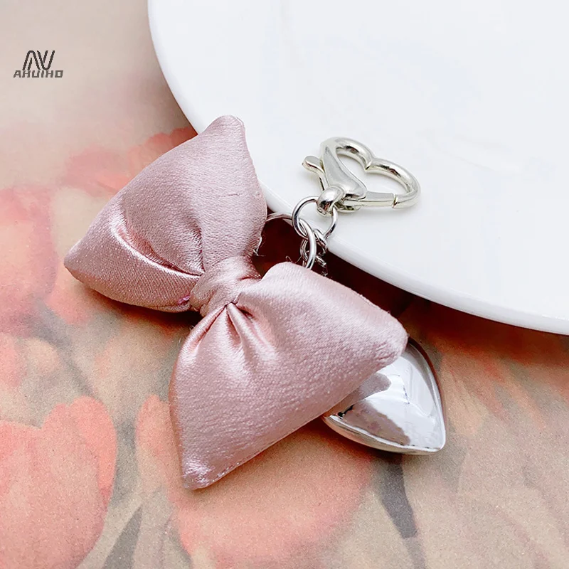 1pc Champagne Powder Three-Dimensional Bow Metal Heart-Shaped Keychain Pendant