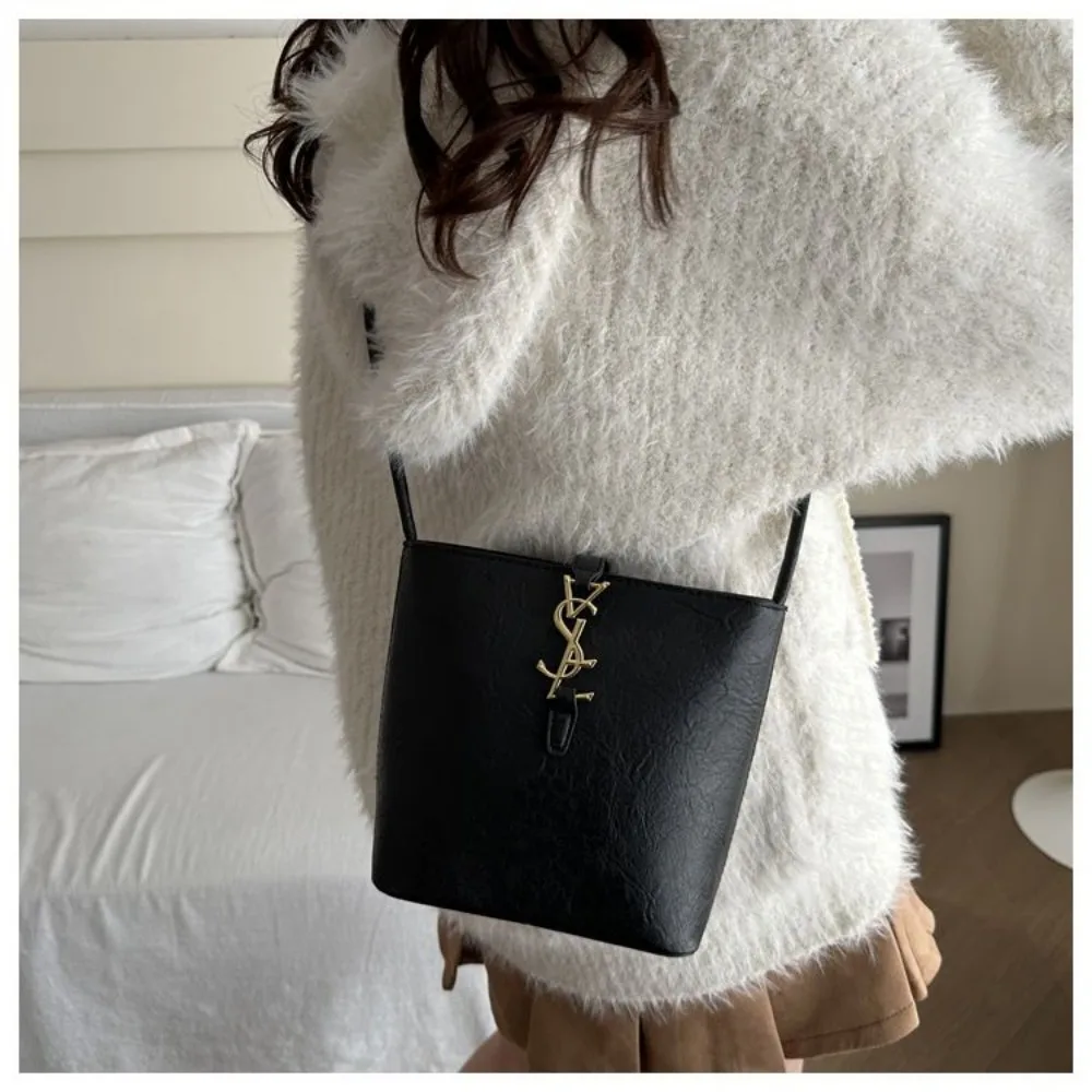 

Luxury and high-end fashion bag for women 2025 new PU material retro versatile bucket bag luxury design crossbody bag
