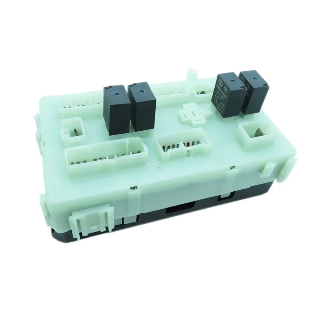 Instrument Panel Distribution Box Indoor Fuse Box Instrument Panel Relay Box Assembly for BYD F3 F3R